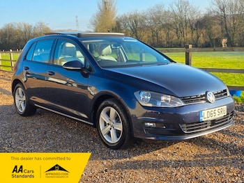 Used Volkswagen Golf 2015 for sale - 77154119: Photo