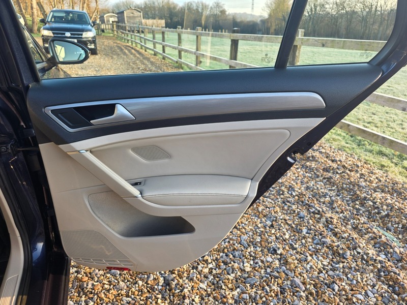 Used Volkswagen Golf 2015 for sale - 77154119: Photo 27