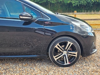 Used Peugeot 208 2018 for sale - 79423395: Photo