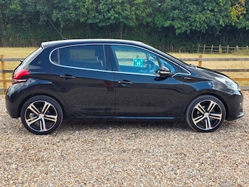 Used Peugeot 208 2018 for sale - 79423395: Photo