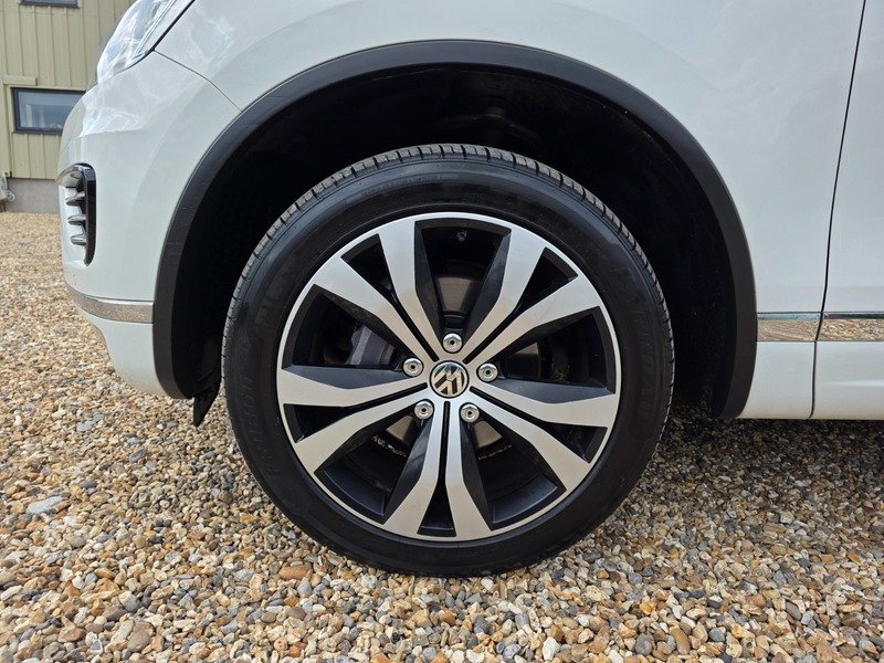 Used Volkswagen Touareg 2015 for sale - 77065467: Photo 18