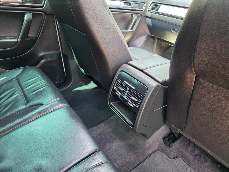 Used Volkswagen Touareg 2015 for sale - 77065467: Photo 32