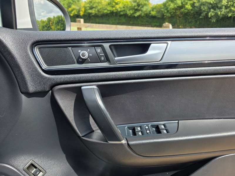 Used Volkswagen Touareg 2015 for sale - 77065467: Photo 36