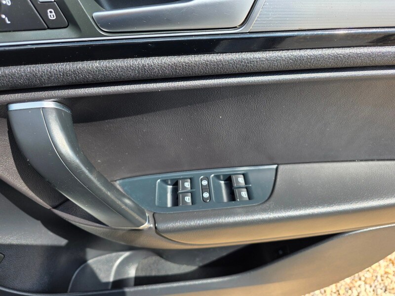 Used Volkswagen Touareg 2015 for sale - 77065467: Photo 37