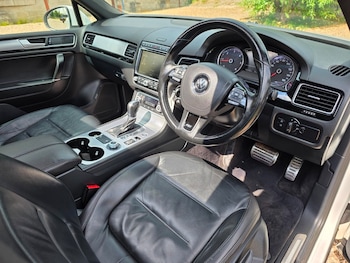 Used Volkswagen Touareg 2015 for sale - 77065467: Photo