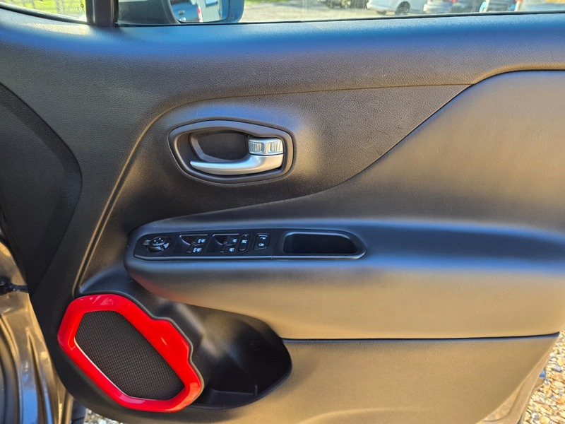 Used Jeep Renegade 2017 for sale - 76583031: Photo 16