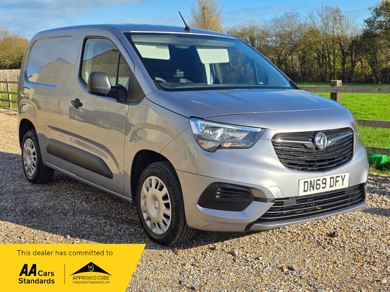Used Vauxhall Combo 2019 for sale - 76611423: Photo 1