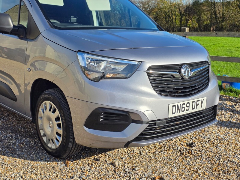 Used Vauxhall Combo 2019 for sale - 76611423: Photo 2