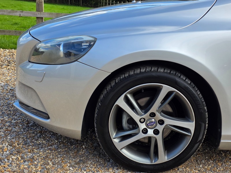Used Volvo V40 2014 for sale - 76029950: Photo 10