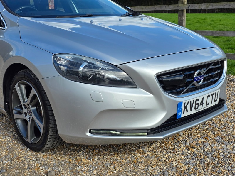 Used Volvo V40 2014 for sale - 76029950: Photo 2