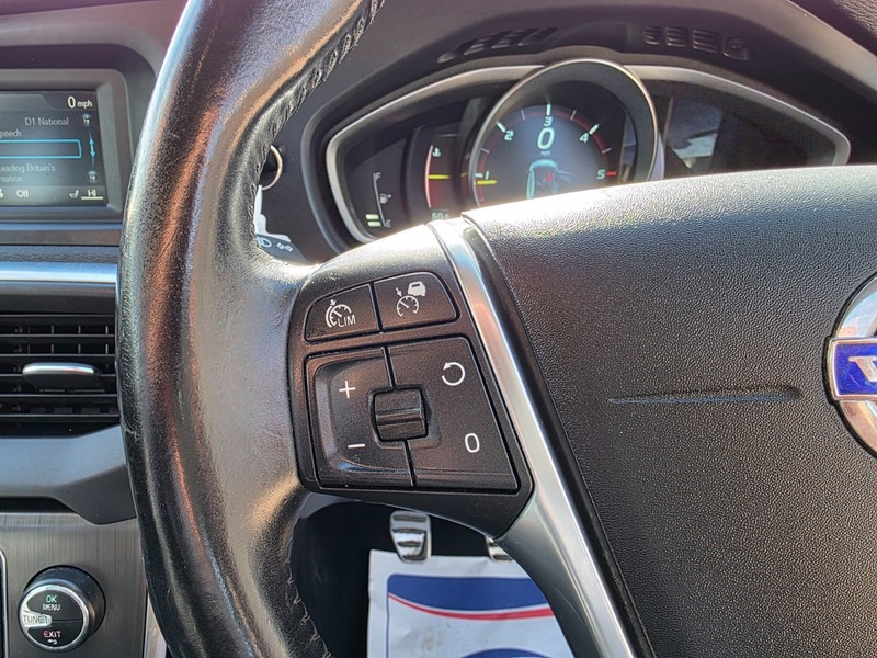 Used Volvo V40 2014 for sale - 76029950: Photo 21