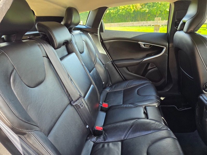Used Volvo V40 2014 for sale - 76029950: Photo 27