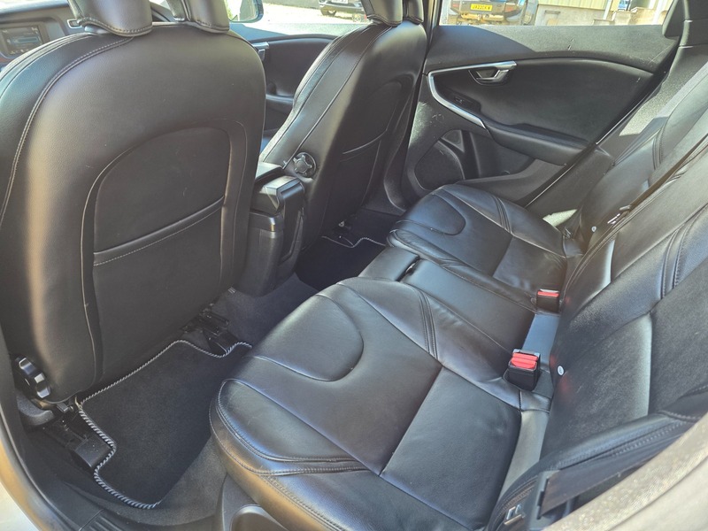Used Volvo V40 2014 for sale - 76029950: Photo 28