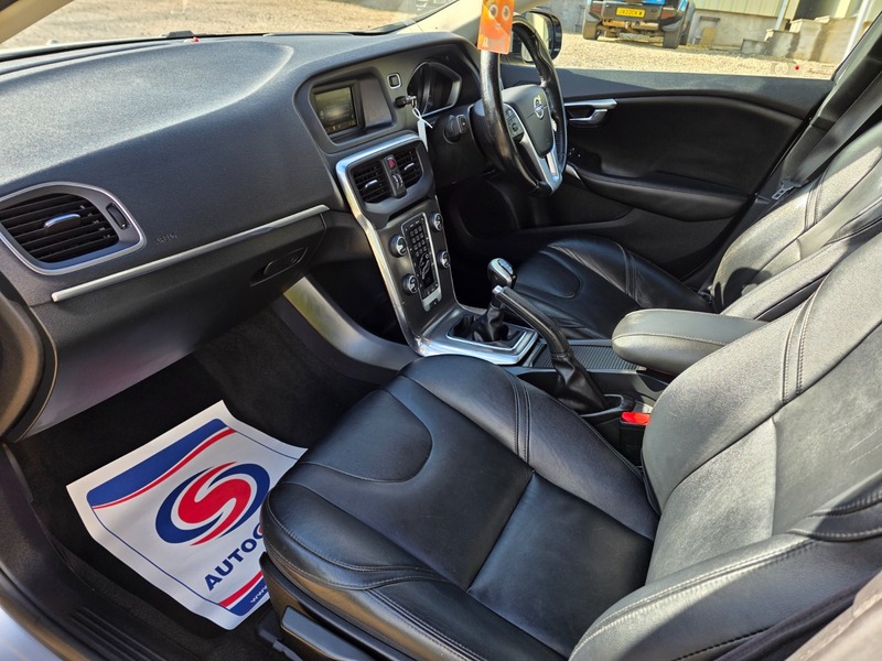 Used Volvo V40 2014 for sale - 76029950: Photo 31