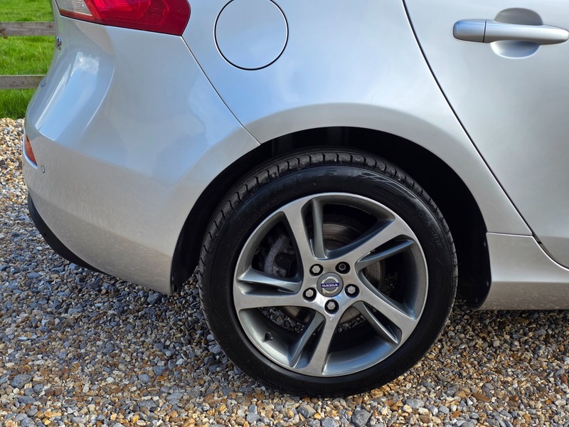 Used Volvo V40 2014 for sale - 76029950: Photo 5