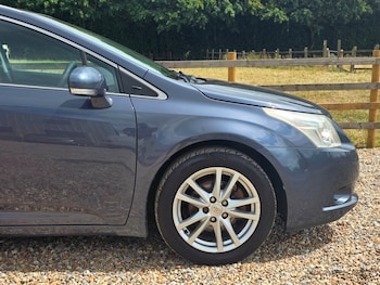 Used Toyota Avensis 2011 for sale - 79335129: Photo