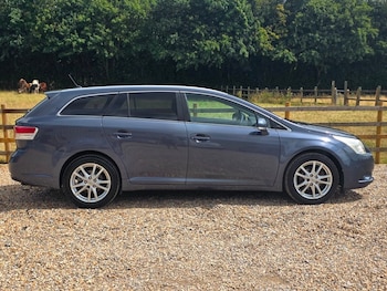 Used Toyota Avensis 2011 for sale - 79335129: Photo