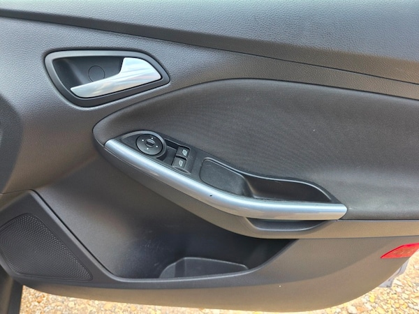 Used Ford Focus 2012 for sale - 75631533: Photo 15