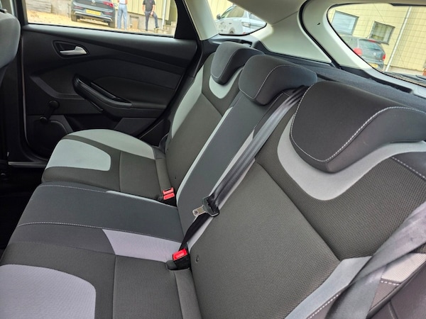 Used Ford Focus 2012 for sale - 75631533: Photo 23
