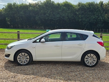 Used Vauxhall Astra 2015 for sale - 75528598: Photo