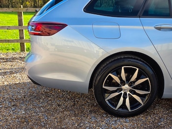 Used Vauxhall Insignia 2018 for sale - 76611422: Photo