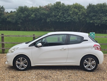 Used Peugeot 208 2012 for sale - 75897694: Photo