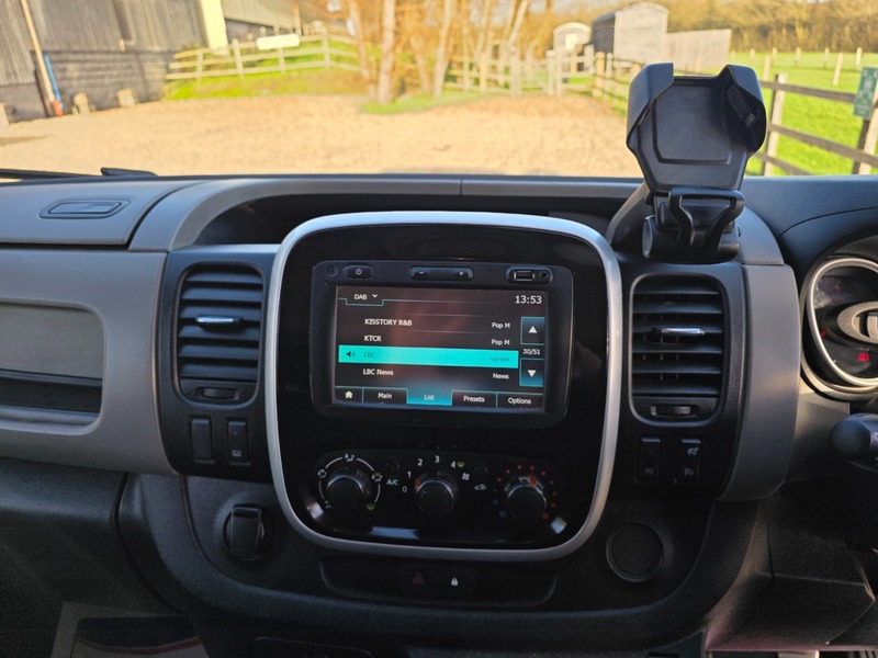 Used Renault Trafic 2017 for sale - 76863606: Photo 17