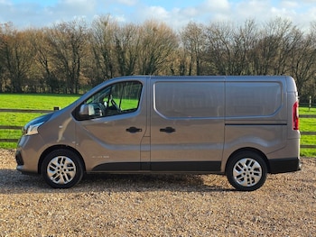 Used Renault Trafic 2017 for sale - 76863606: Photo