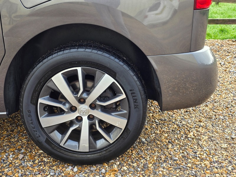 Used Toyota Verso 2018 for sale - 76583035: Photo 10