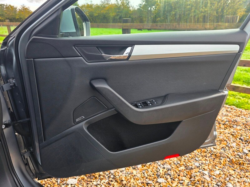 Used Skoda Superb 2019 for sale - 76197352: Photo 41