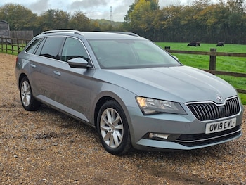 Used Skoda Superb 2019 for sale - 76197352: Photo