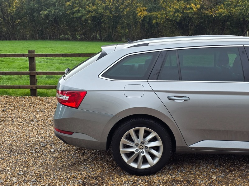 Used Skoda Superb 2019 for sale - 76197352: Photo 7