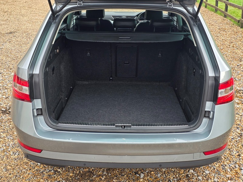 Used Skoda Superb 2019 for sale - 76197352: Photo 9