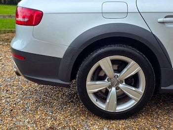 Used Audi A4 2014 for sale - 77328857: Photo