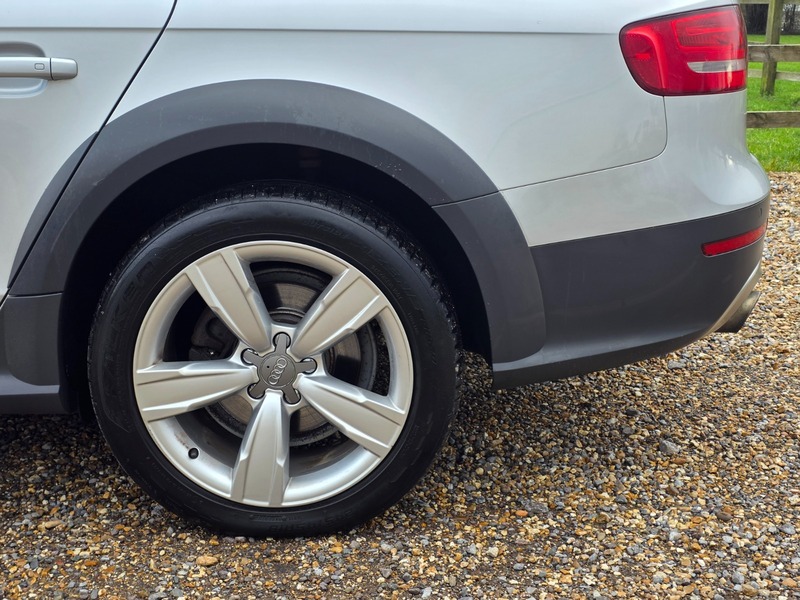 Used Audi A4 2014 for sale - 77328857: Photo 9