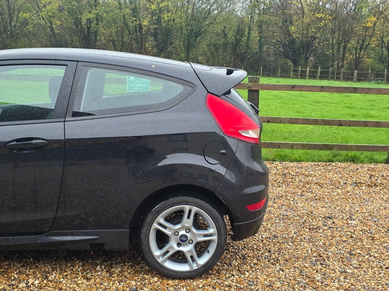 Used Ford Fiesta 2012 for sale - 76470731: Photo 11