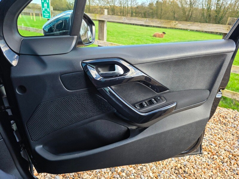 Used Peugeot 208 2017 for sale - 77508188: Photo 29