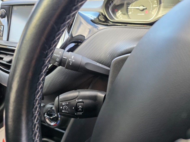 Used Peugeot 208 2017 for sale - 77508188: Photo 35