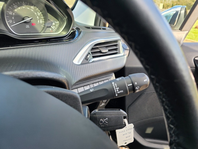 Used Peugeot 208 2017 for sale - 77508188: Photo 36