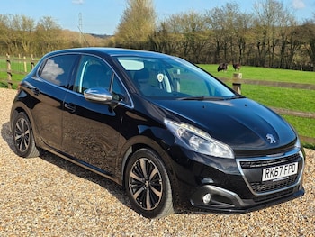 Used Peugeot 208 2017 for sale - 77508188: Photo