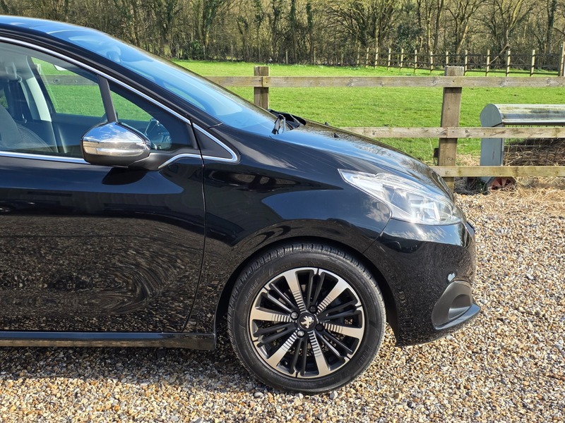 Used Peugeot 208 2017 for sale - 77508188: Photo 5