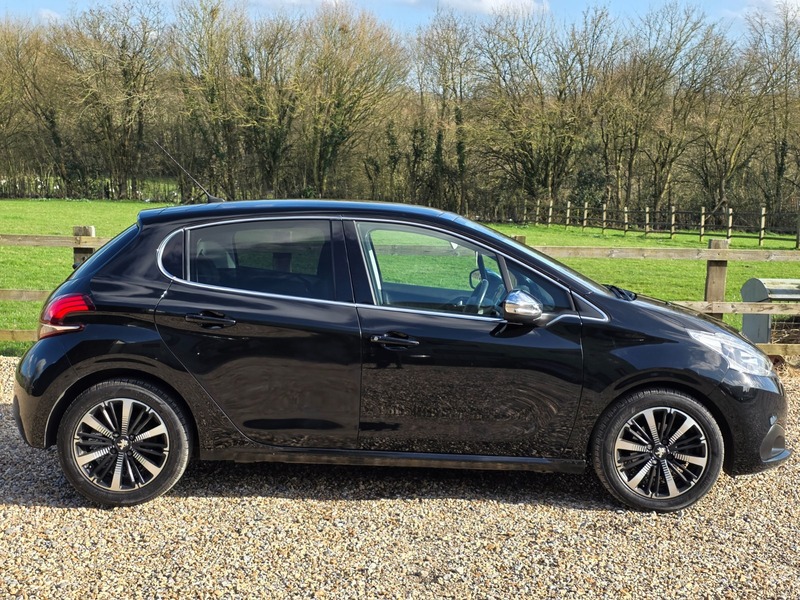Used Peugeot 208 2017 for sale - 77508188: Photo 6