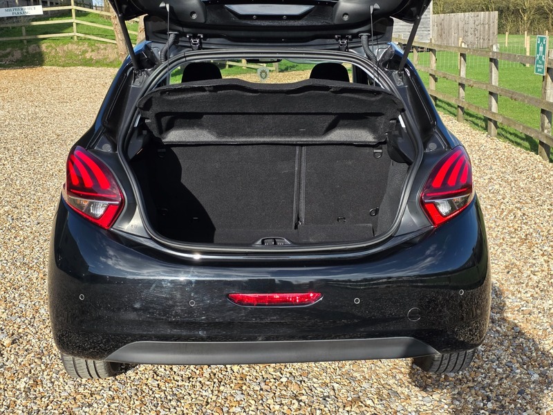 Used Peugeot 208 2017 for sale - 77508188: Photo 9