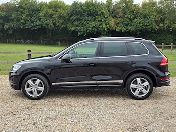 Used Volkswagen Touareg 2011 for sale - 75765832: Photo