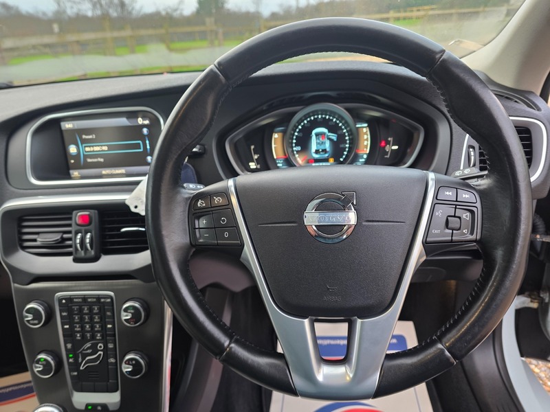 Used Volvo V40 2013 for sale - 76863620: Photo 18