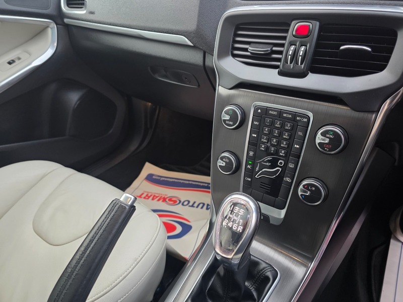 Used Volvo V40 2013 for sale - 76863620: Photo 21