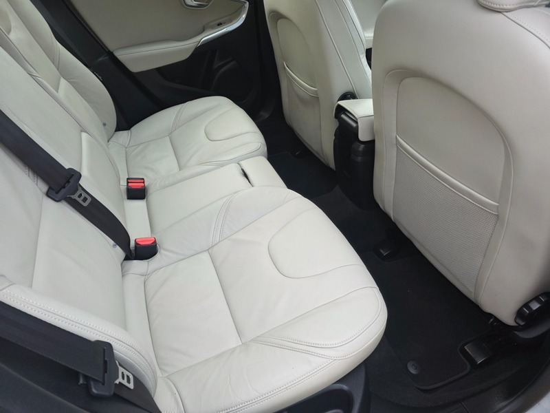 Used Volvo V40 2013 for sale - 76863620: Photo 24