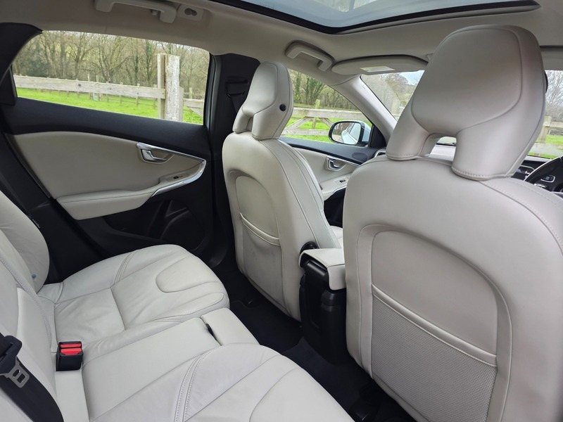 Used Volvo V40 2013 for sale - 76863620: Photo 27