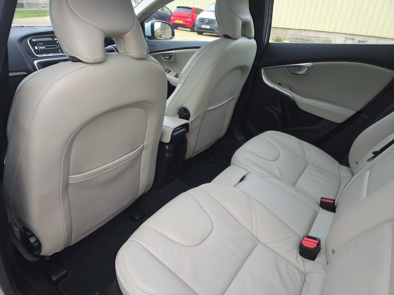 Used Volvo V40 2013 for sale - 76863620: Photo 28