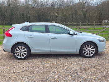 Used Volvo V40 2013 for sale - 76863620: Photo